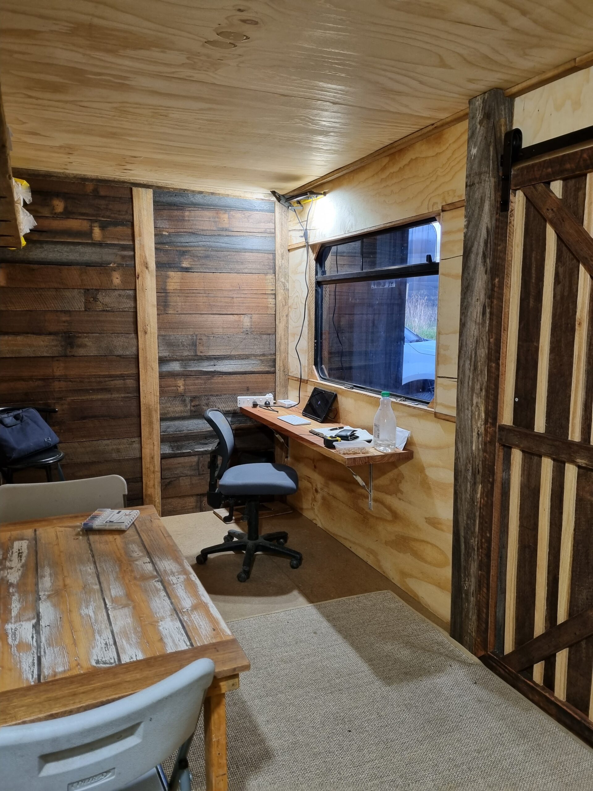 eco-shack-mini-inside-2